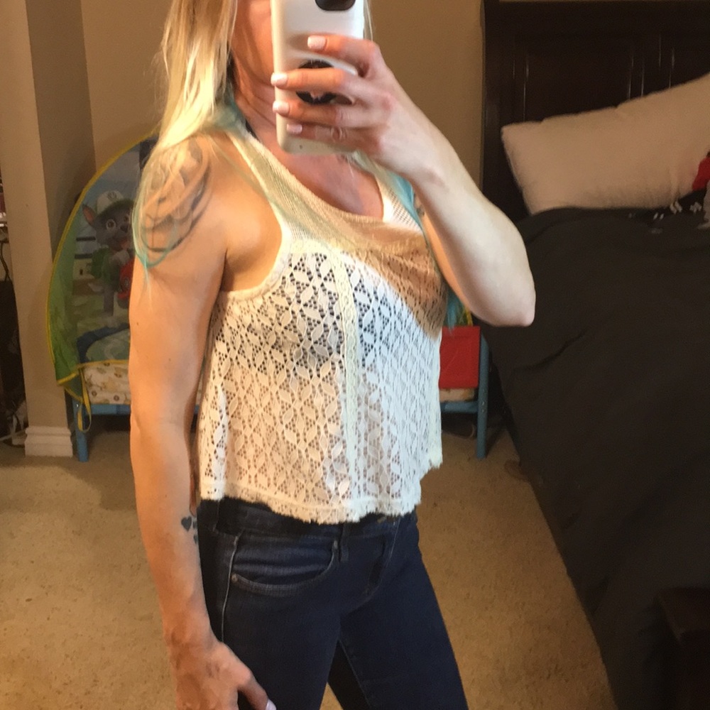 Like New Free People Lace Cropped top - Picture 3 of 8